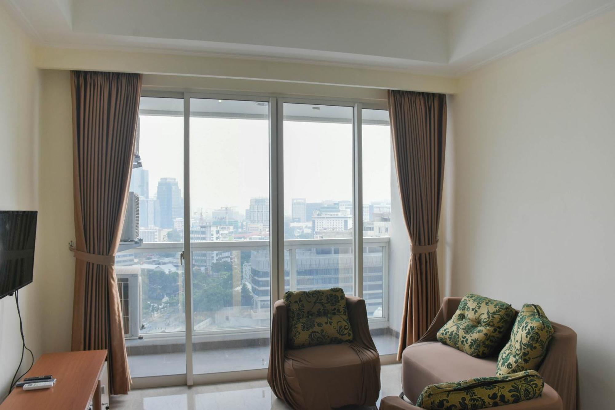Comfort 1br With Office At Menteng Park By Travelio * Jakarta